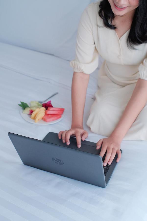 Azana Style Hotel Bandara Jakarta Тангеранг Екстериор снимка
